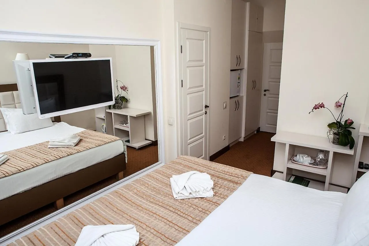 Hotel 7 Sky On Yevhena Konovaltsia Kyjev Ukrajina