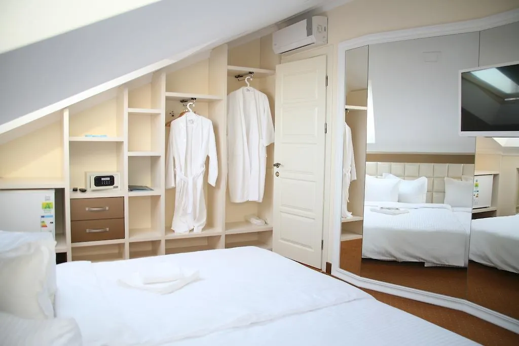 Hotel 7 Sky On Yevhena Konovaltsia Kyjev 3*,  Ukrajina