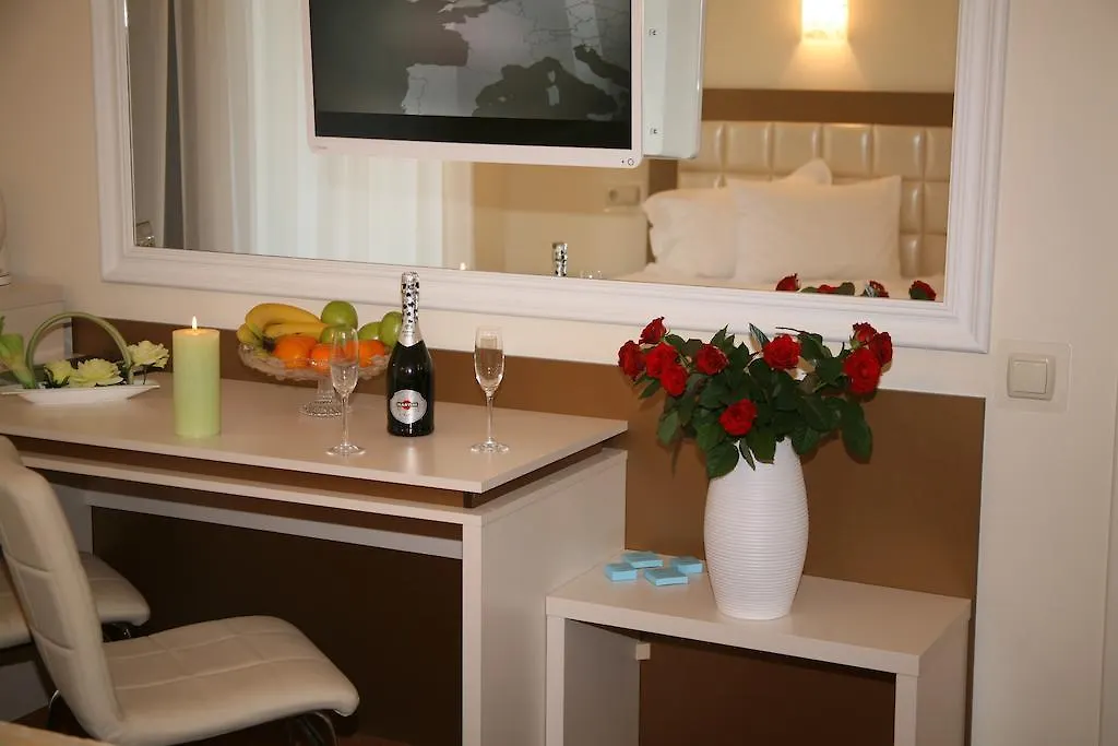 Hotel 7 Sky On Yevhena Konovaltsia Kyjev
