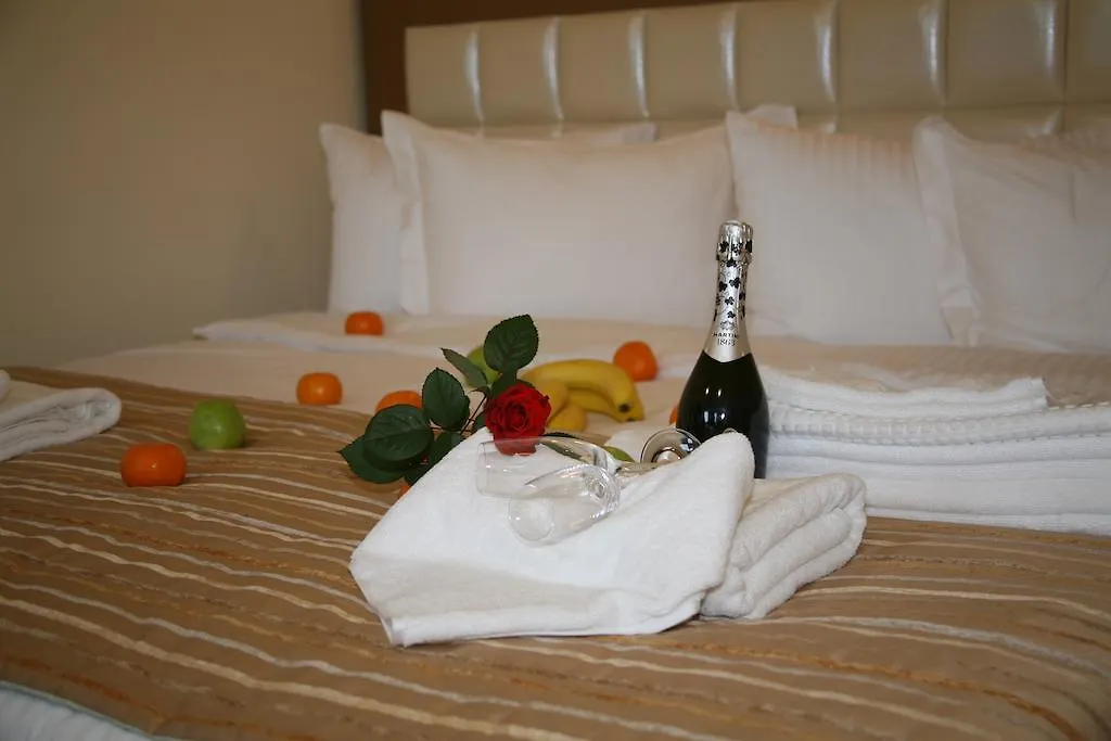 Hotel 7 Sky On Yevhena Konovaltsia Kyjev Ukrajina