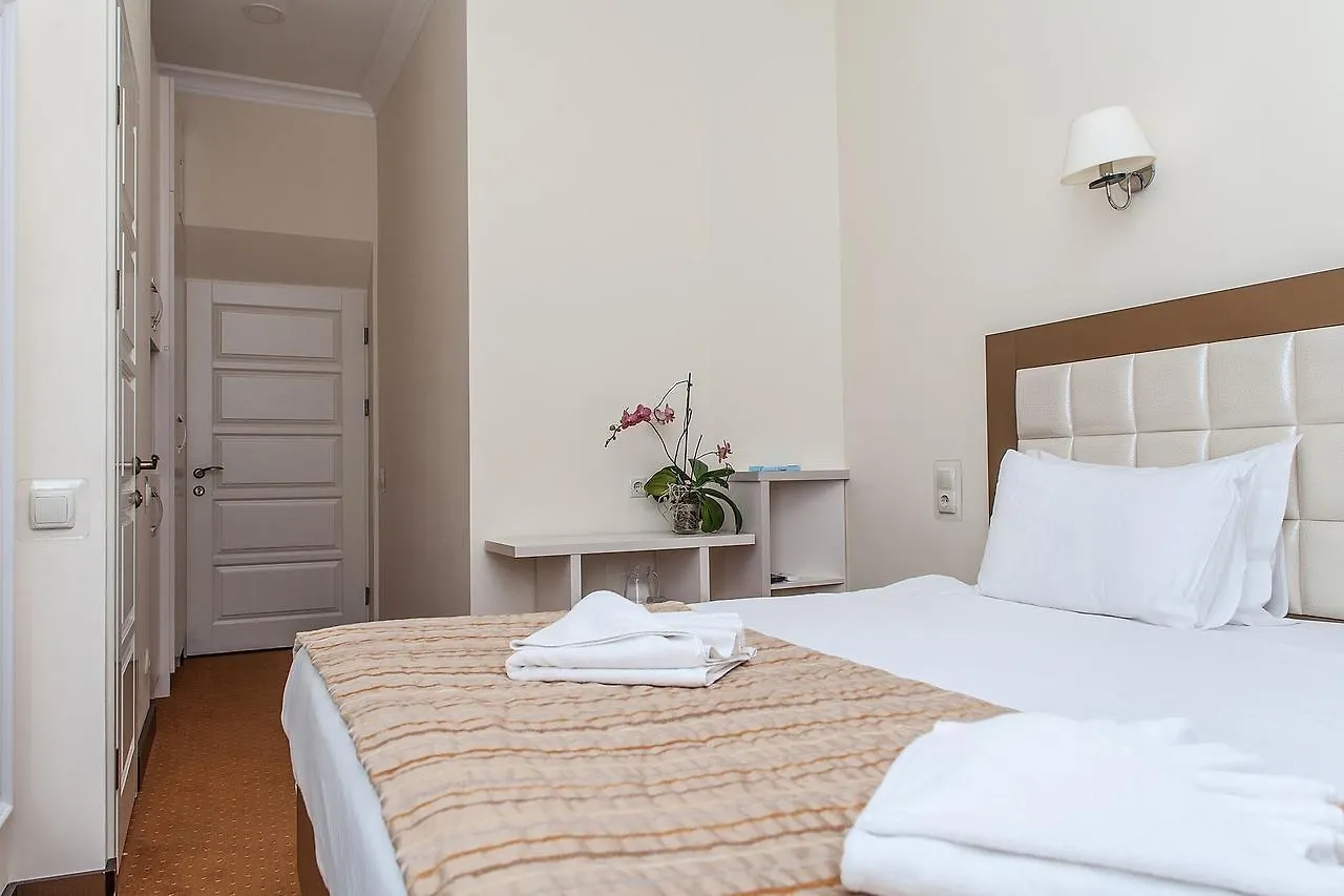 ***  Hotel 7 Sky On Yevhena Konovaltsia Kyjev Ukrajina