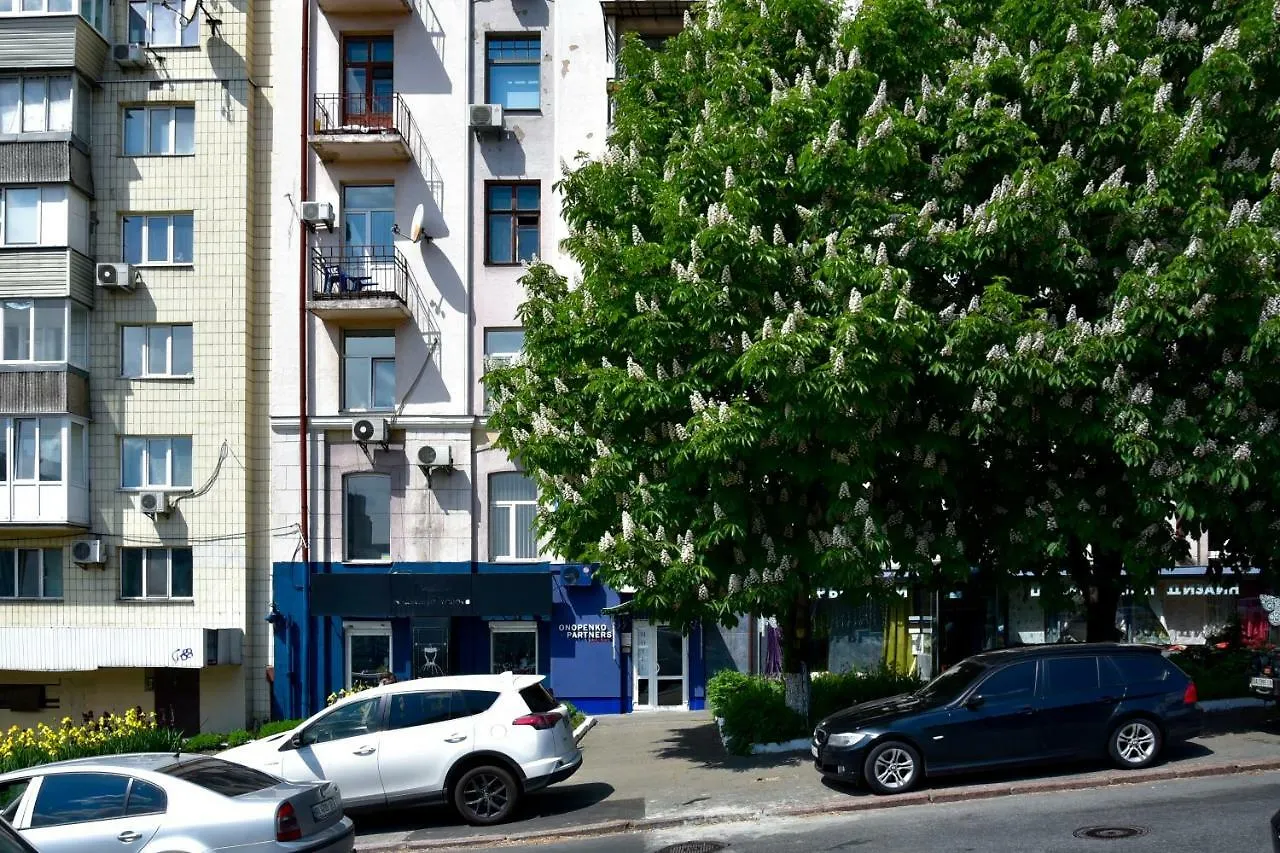 Hotel 7 Sky On Yevhena Konovaltsia Kyjev
