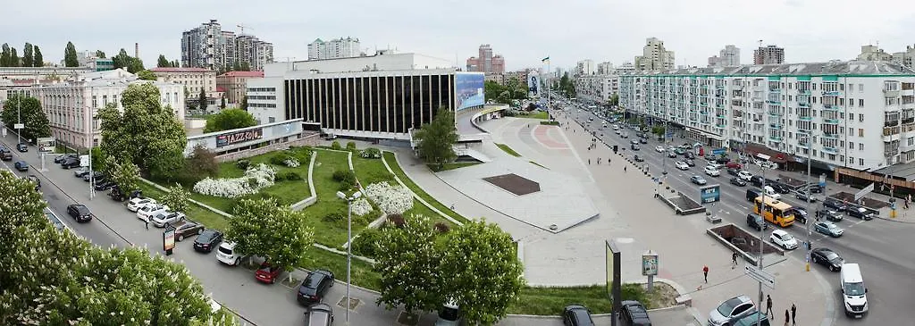 7 Sky On Yevhena Konovaltsia location