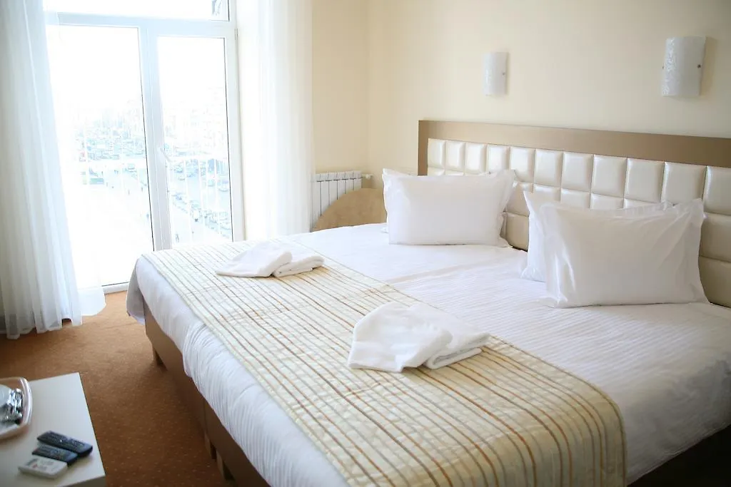 ***  Hotel 7 Sky On Yevhena Konovaltsia Kijów Ukraina